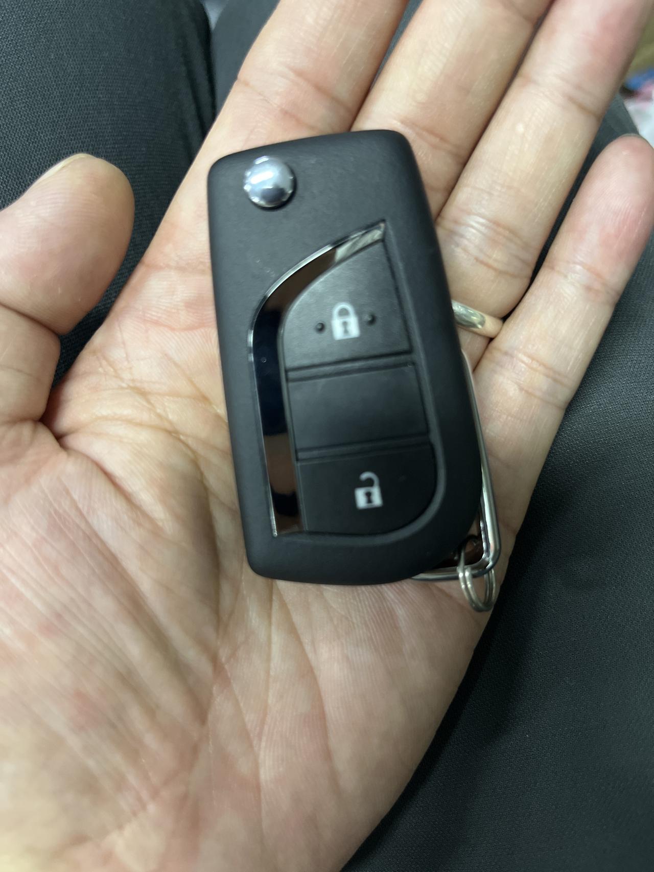 各位丐版威兰达电尾门4儿子店改装，发现钥匙上面没有改装这个合理吗？