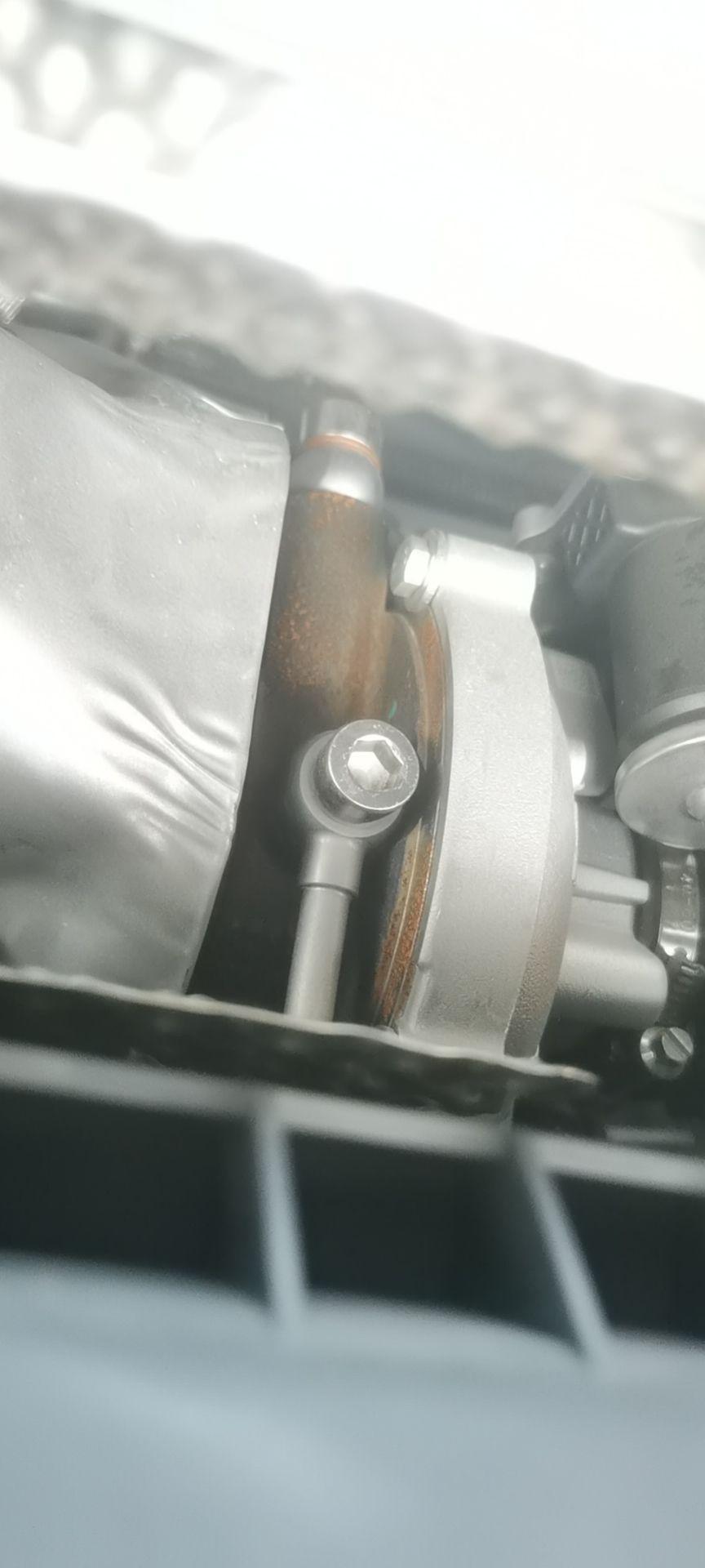 东风风神奕炫MAX 才三个月，今天突然一看生锈了。