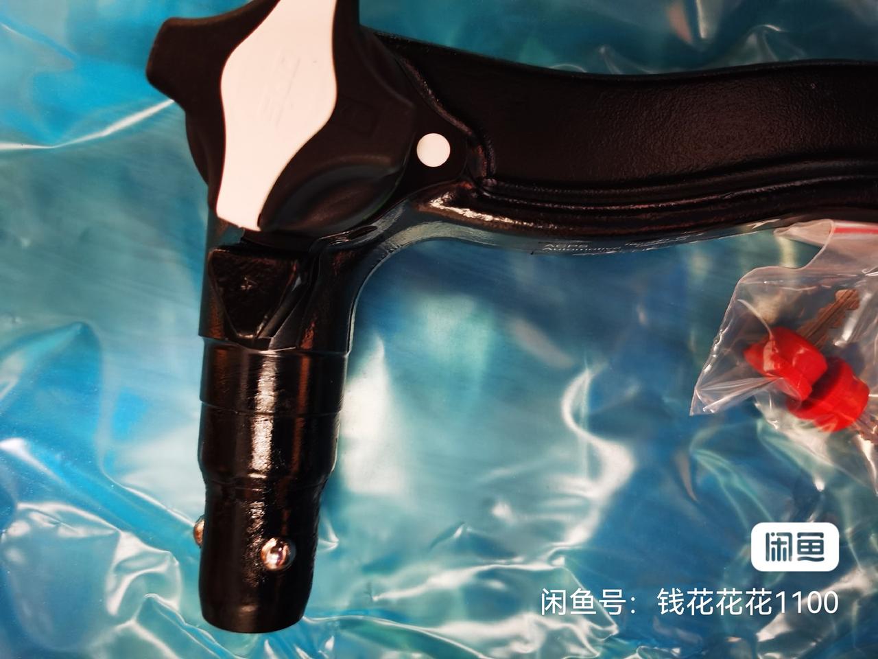 特斯拉Model X model X美规方口拖车钩哪里有渠道买到？我要玩露营装备只能用方口，原厂拖车钩向上翘着的无法安装