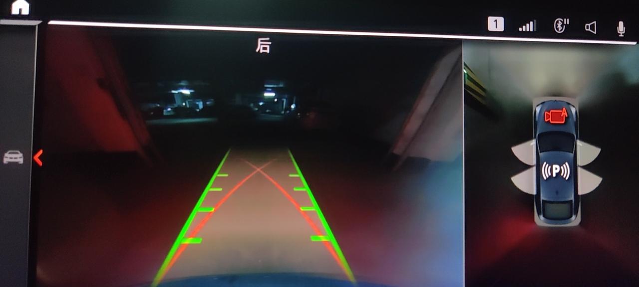 宝马6系GT 这个原厂倒车影像  在周围少光线下倒车 出现的倒车影像这样的，非常的暗。我记得之前都是有夜视效果的，是不是