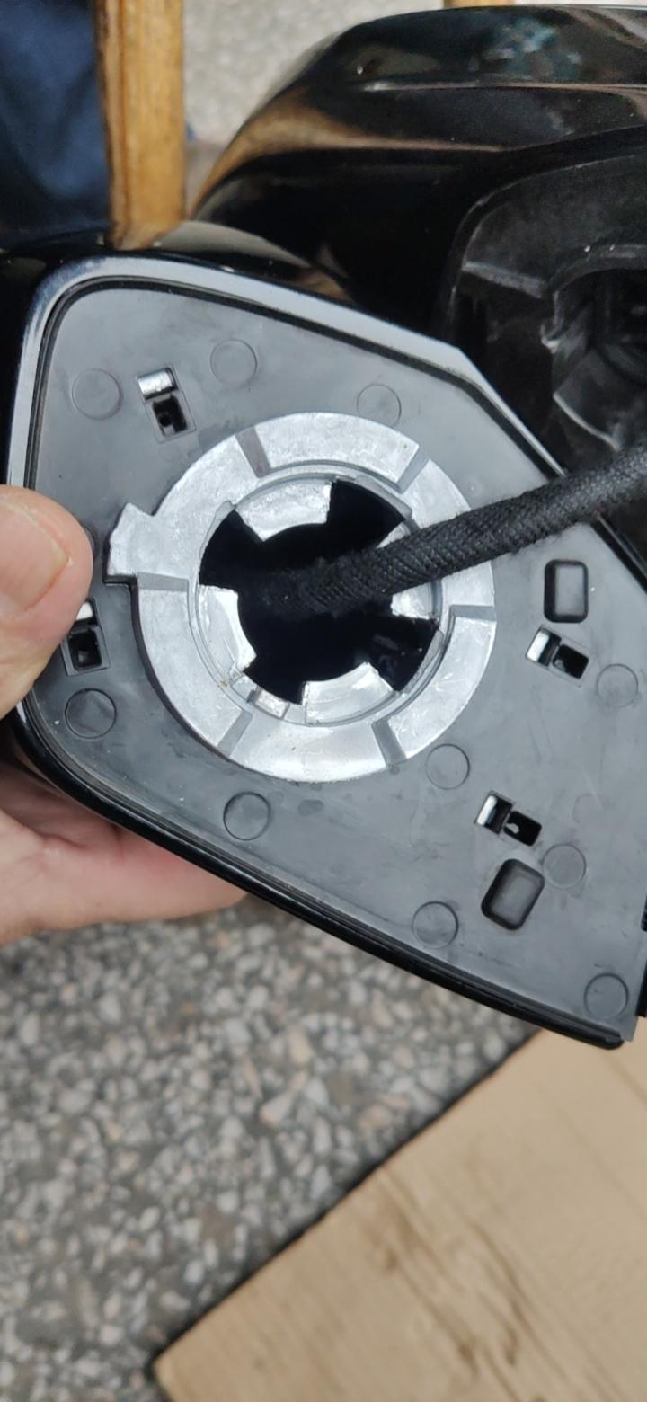 凯迪拉克XT5 XT5后视镜价格大概多少啊
