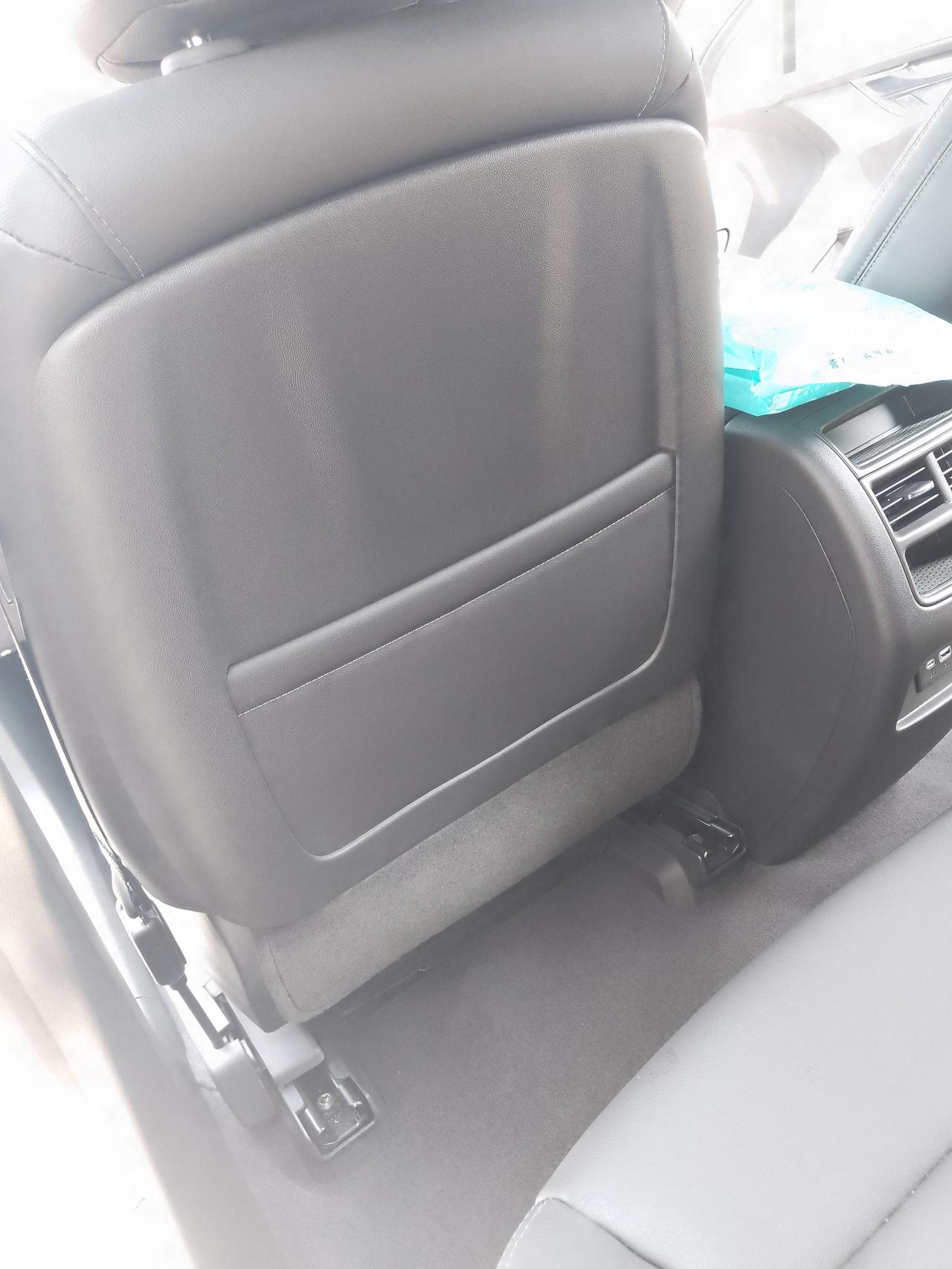 凯迪拉克XT5 请教一下XT5主副驾驶座椅背部 ，底部有一块长方形绒布比较容易脏 ，有没有什么好办法处理一下？后排小朋友