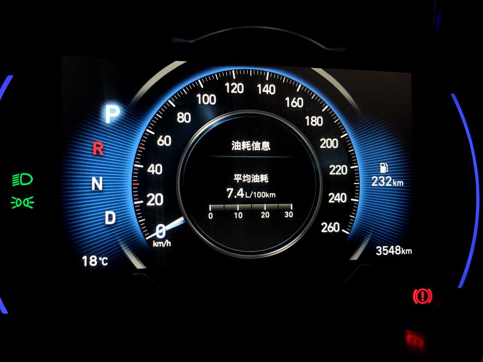 现代菲斯塔 本人第一次买车 图1是通电未启动发动机 图2是启动发动机 请问只通电未启动发动机这些故障灯亮 正常吗 启动发