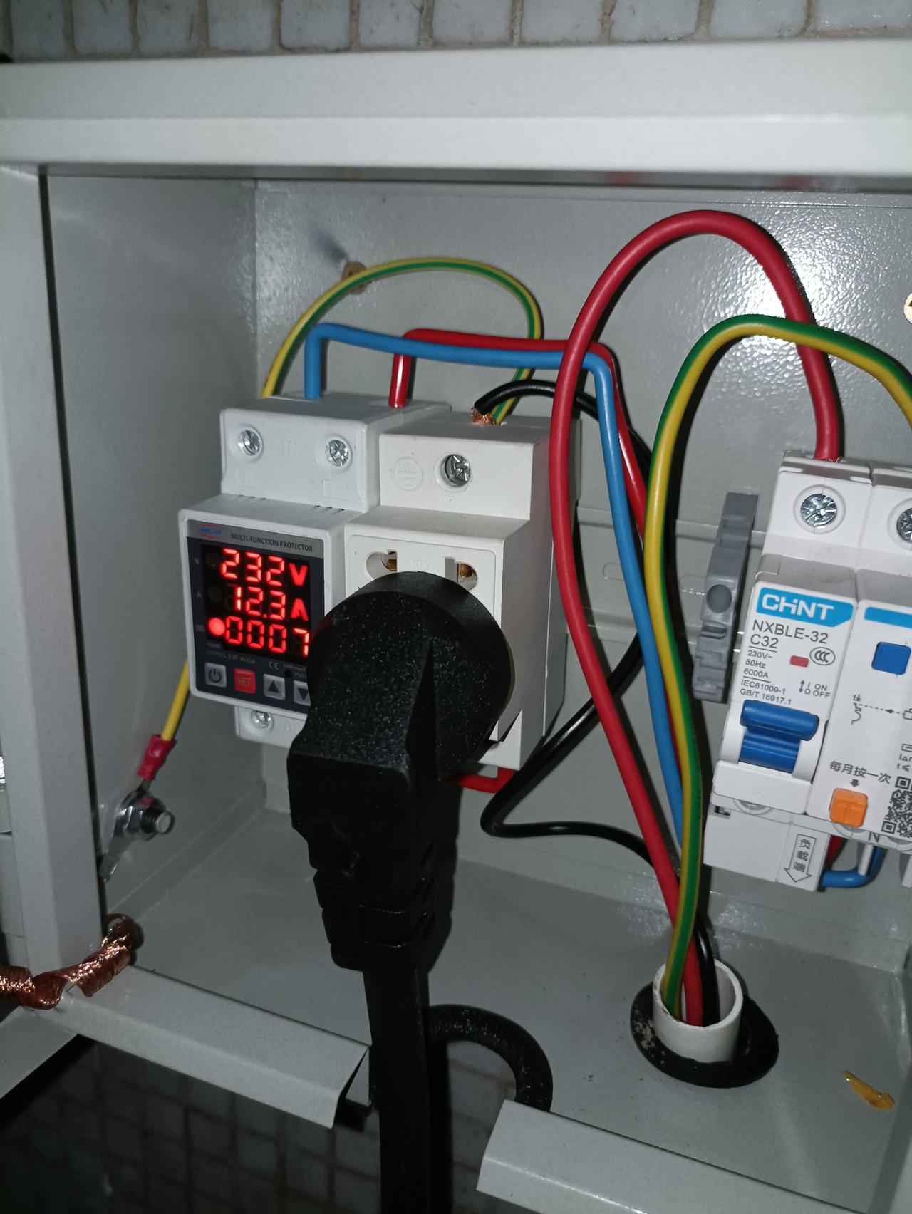 荣威科莱威CLEVER 充电为啥电流才12安，才2.8kw,.这个是什么原因