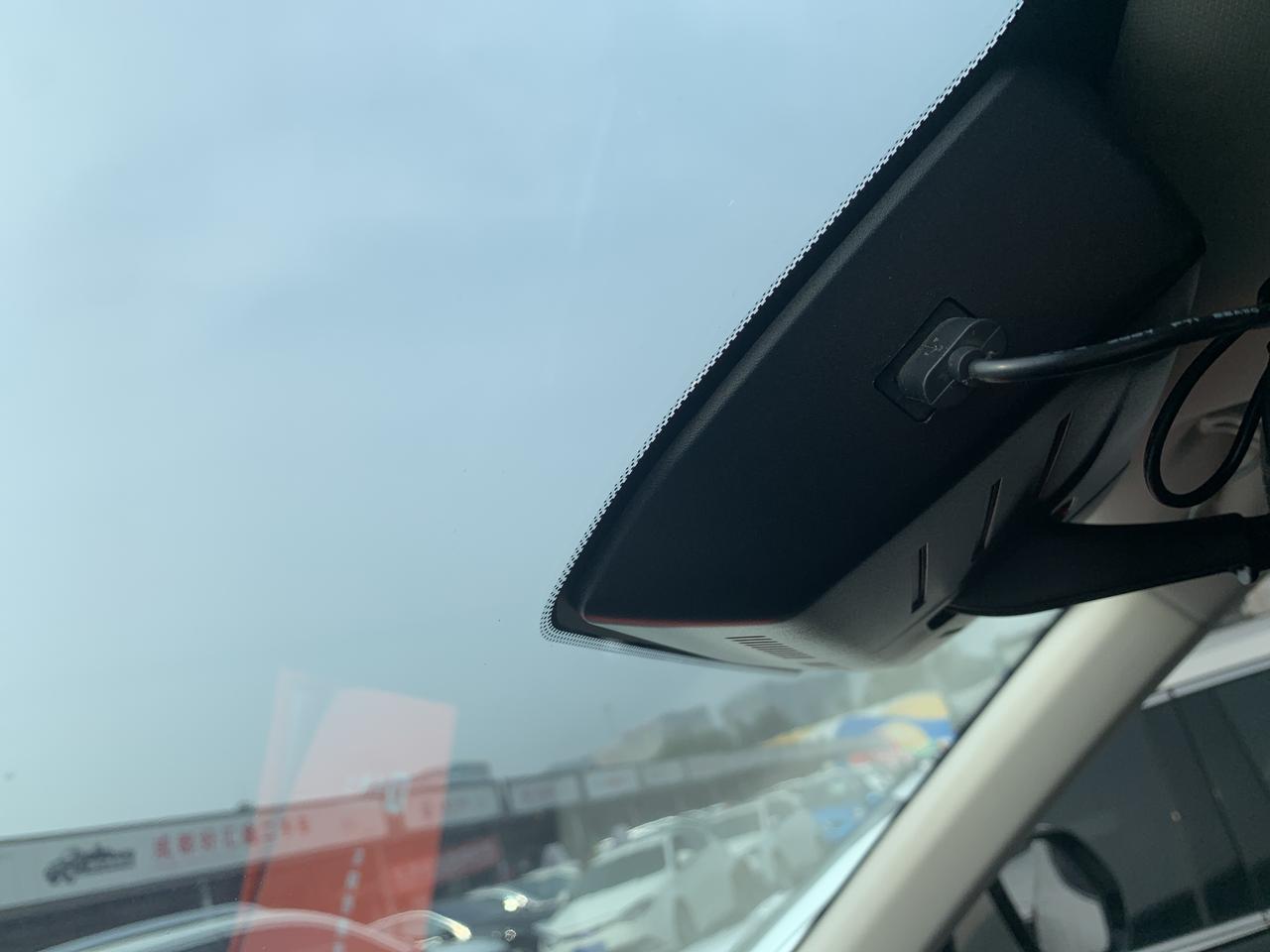 哈弗F7 兄弟萌，就是后视镜后面这一块黑色的盒子是什么东西呀？