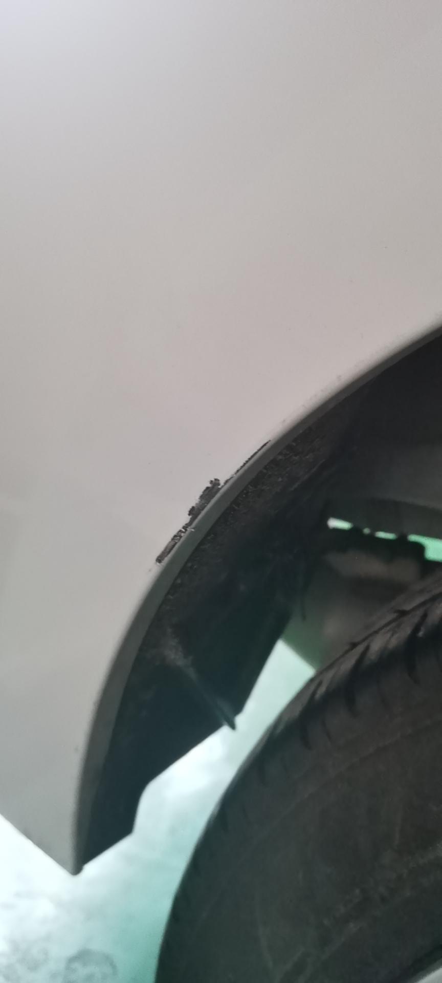 丰田YARiS L 致炫 这里刮蹭了会不会氧化?，4s店修理得多少钱啊??