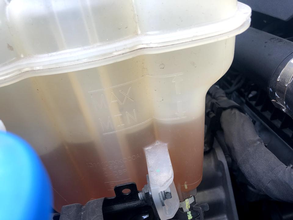 哈弗F7 20款F7     目前2.3万公里    21年五月份开始发现防冻液不够了    就去4S店加到最高刻度  