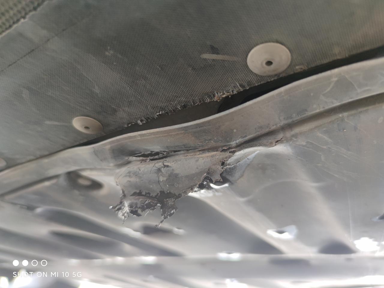 比亚迪秦PLUS EV 我电池前面一点这里底盘磕了一下，有没有事啊，这里进水会坏吗