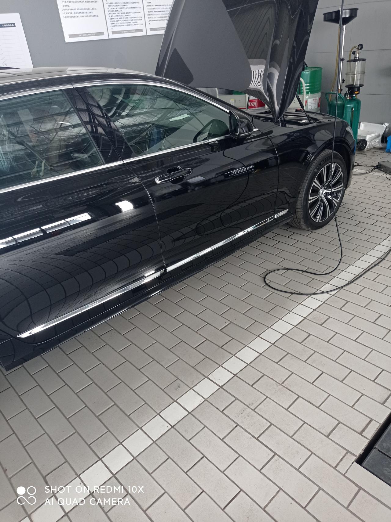 沃尔沃S90 RECHARGE 3月31号提的新车，是s90t8版本的致逸版，除去清明假期，一周内进4s店维修4次，问题