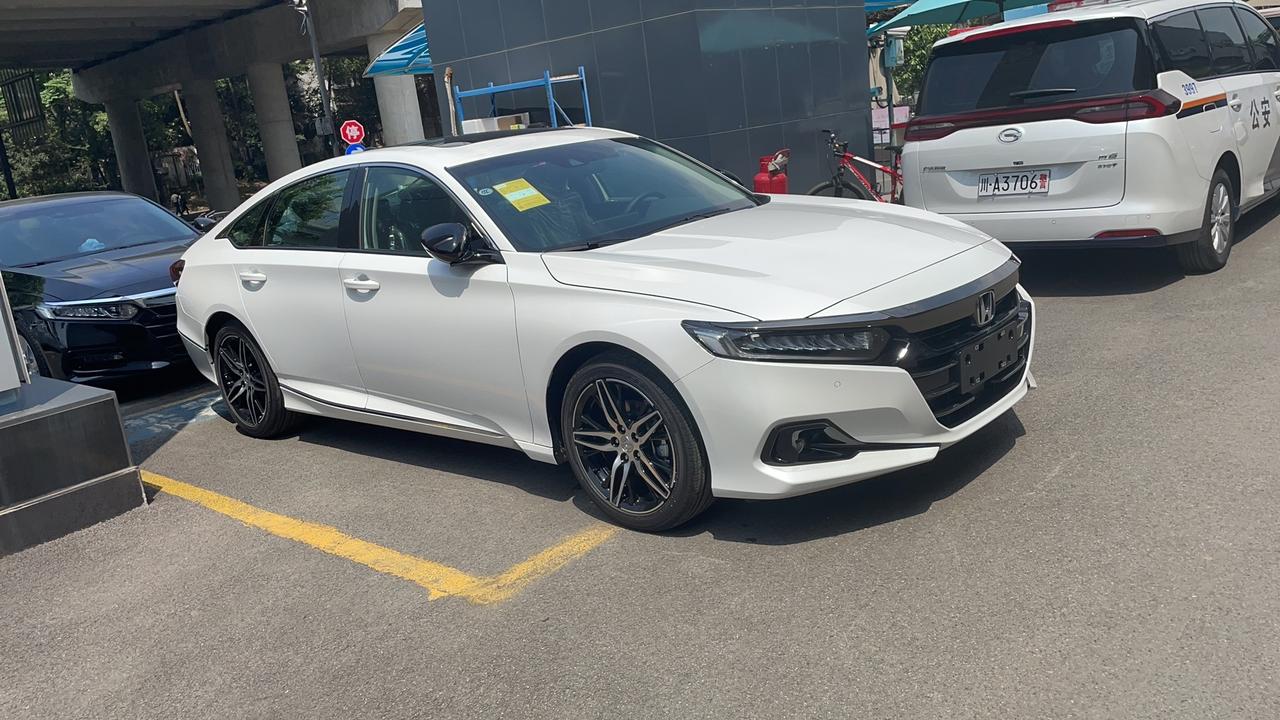 十代半雅阁苹果手机连接carlife连接好了一两分钟后就会自动断开是什么原因，怎样解决？请各位车友指点一下。谢谢