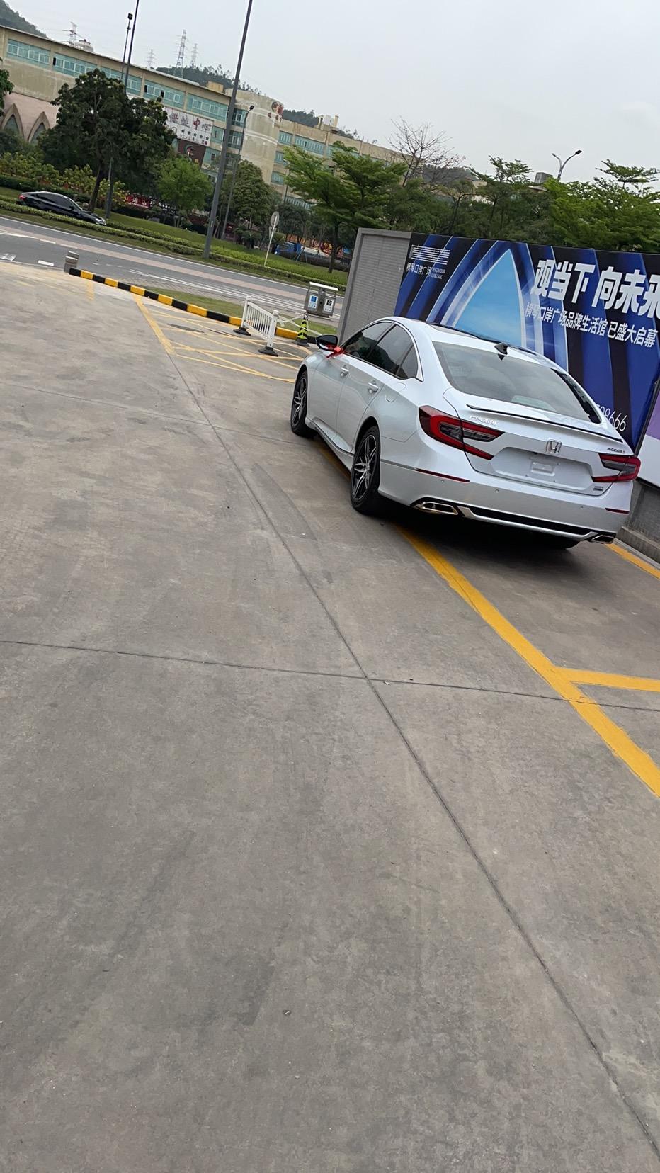 十代半雅阁的LED大灯怎么那么暗啊，跑高速都看不清，大家都是怎么解决的呢