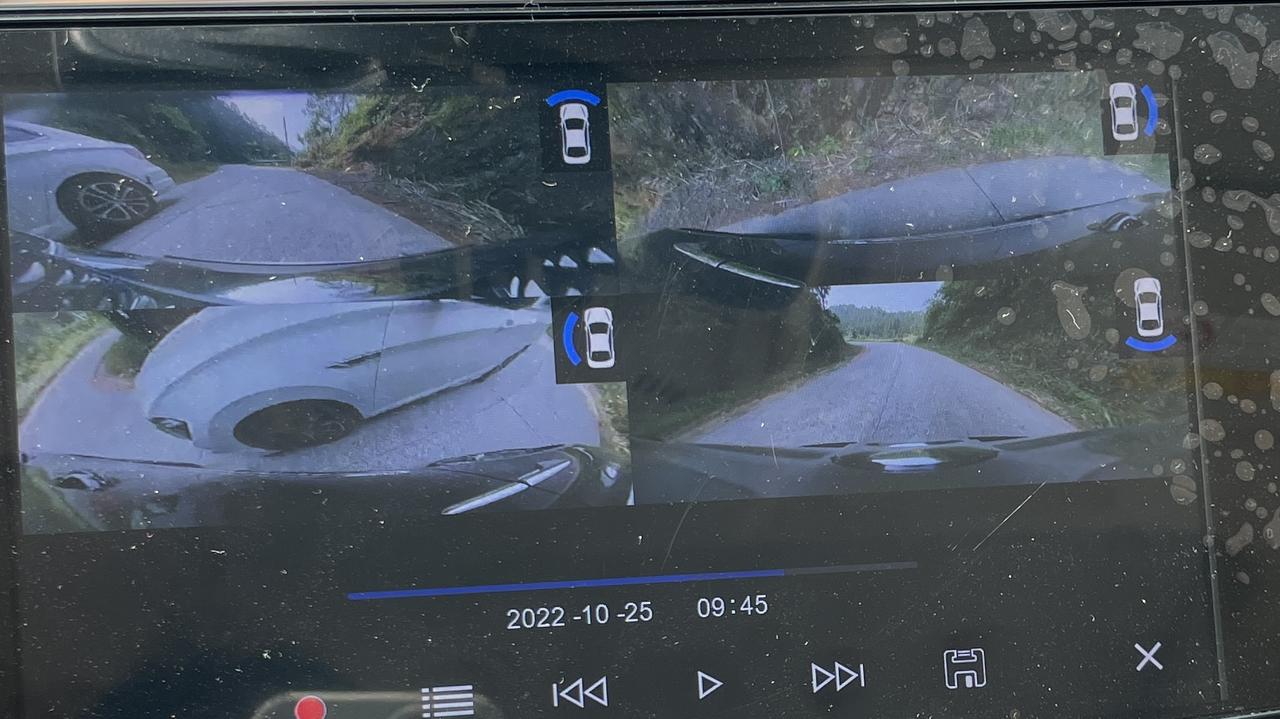 君越行车记录仪君越自带的行车记录仪，车牌号码都看不怎么清，这是摄像头本身的问题还是因为SD卡的问题，SD卡用的是杂牌的，