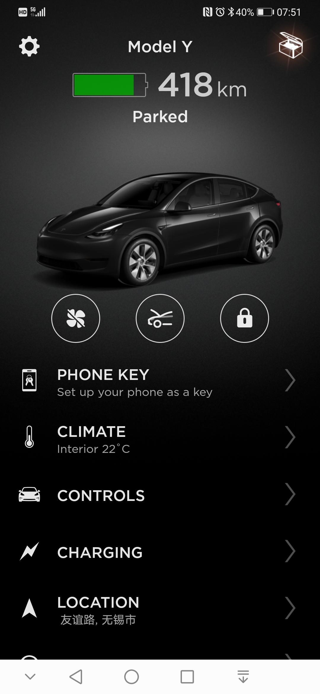 特斯拉Model Y 我的华为mate30，下载的特斯拉app是英文的，怎么变成中文的，谢谢