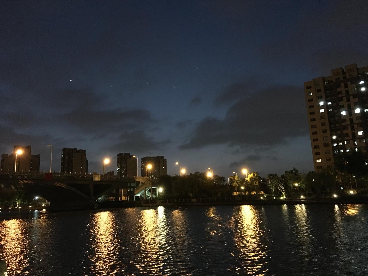 宝马3系 想买辆新车，宝马325耀夜版标标轴，上海地区的，价格合适的可以发信息我