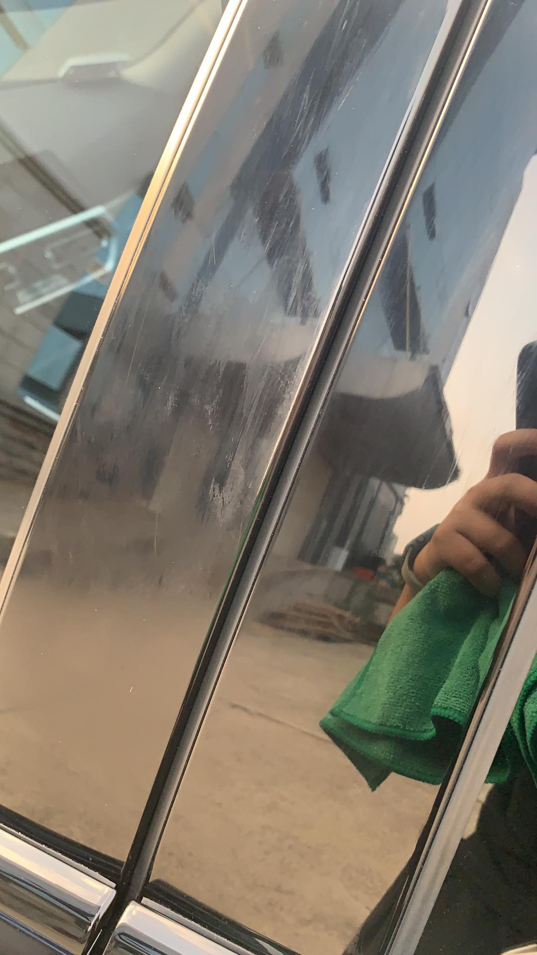 宝马3系 手贱擦胶，越擦越脏，感觉都花了，现在用风油精➕橡皮都没用，咋办啊