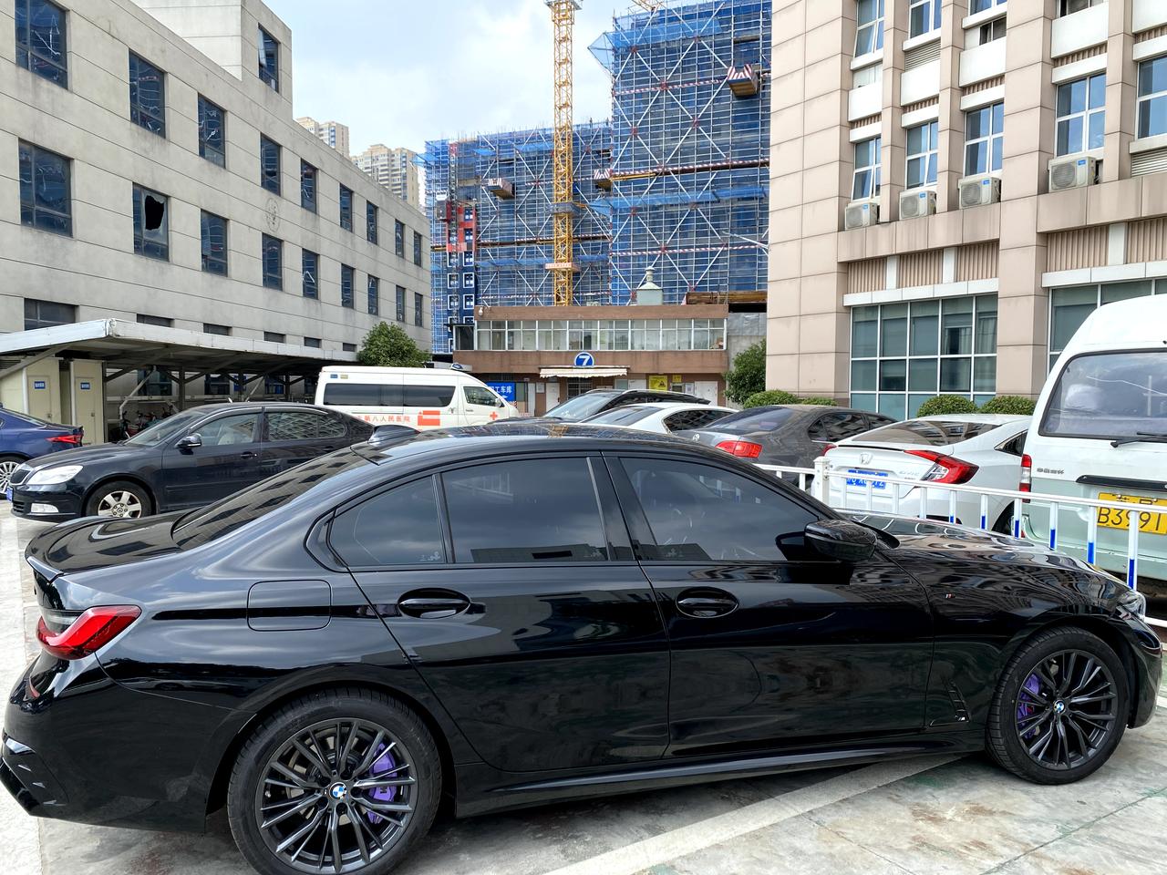 宝马3系 问下这是正常的吗