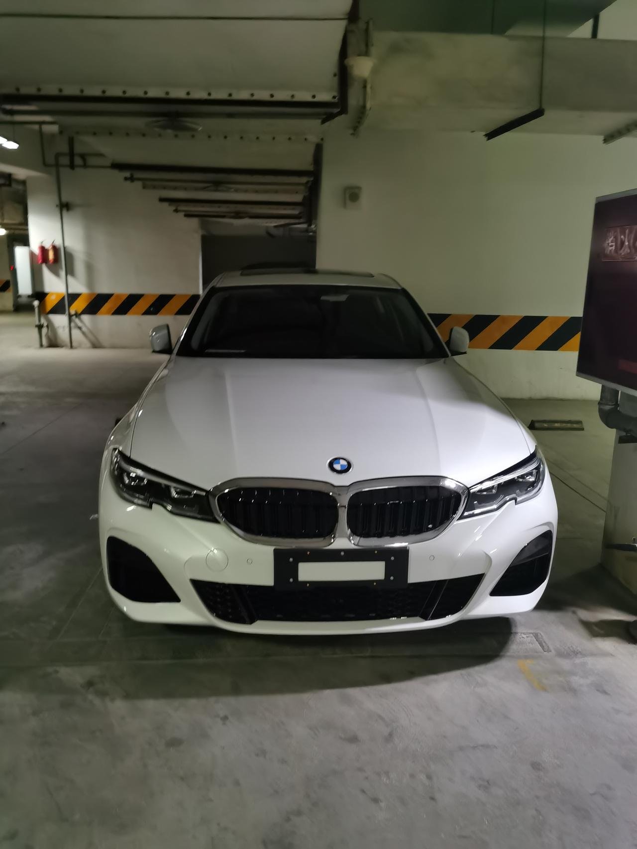 宝马3系 325li m运动  怎么改黑色耀夜？贴膜预算多少啊？一直喜欢黑色  新车贴膜伤车漆不