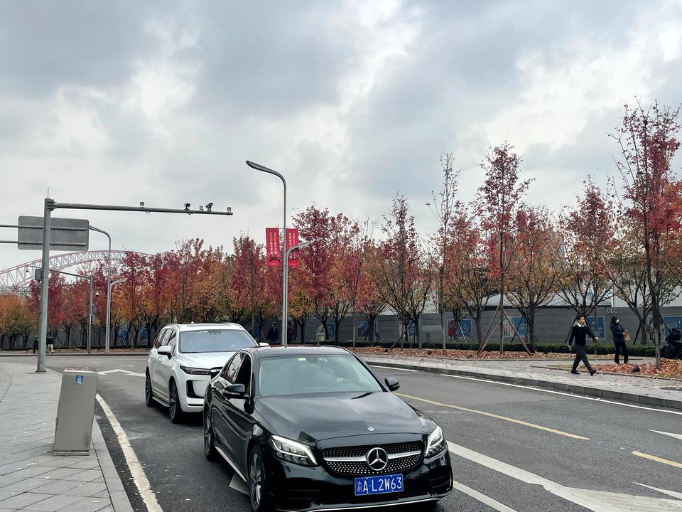 宝马3系 三系推荐哪款，320及以上～颜色配置，不超过28w