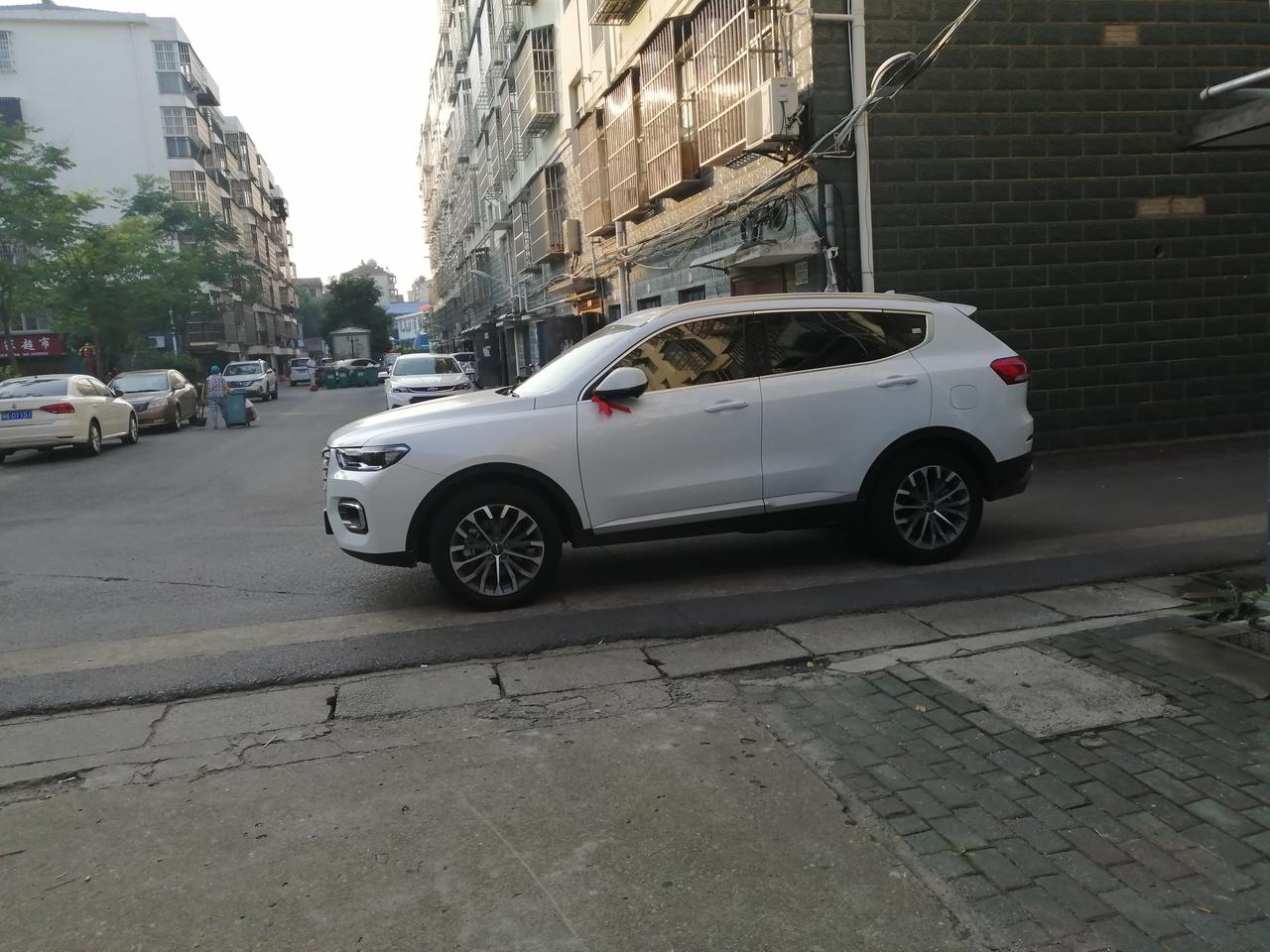 哈弗H6 七月份提的车 20款铂金冠军  一共加了500块钱的油 跑了700公里  5.19一升  帮我算下百公里多少升