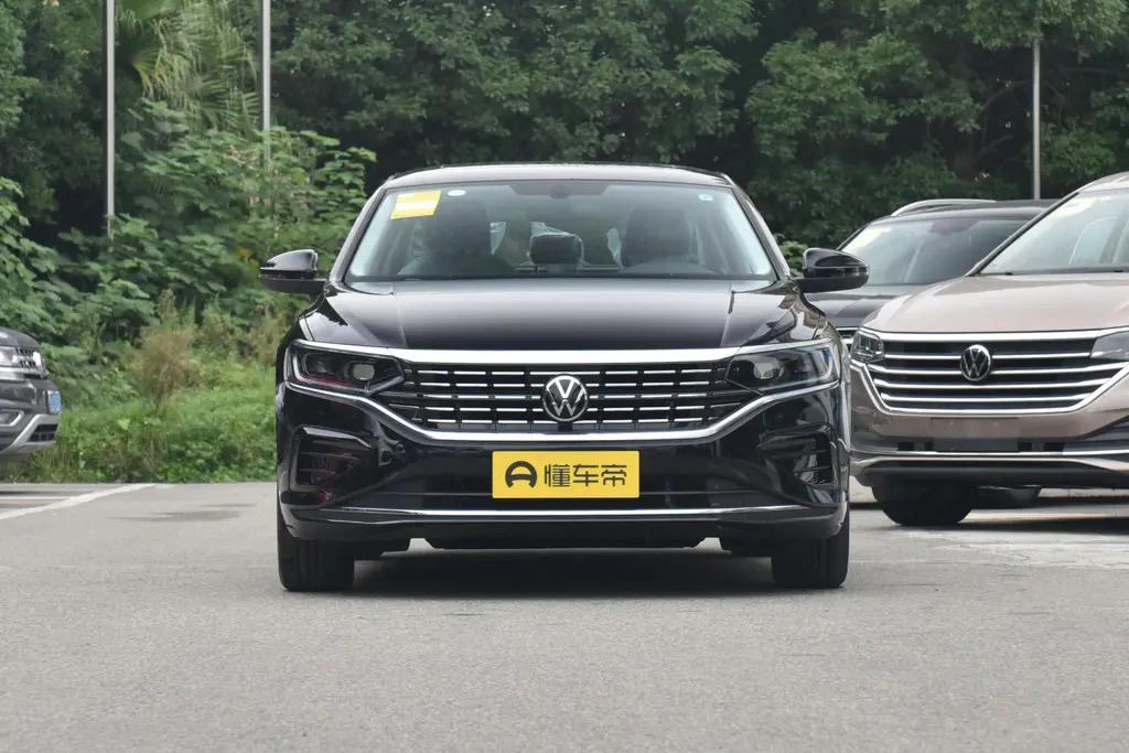 兄弟们，上海330星空版帕萨特不减配分期21万拿下划算吗？