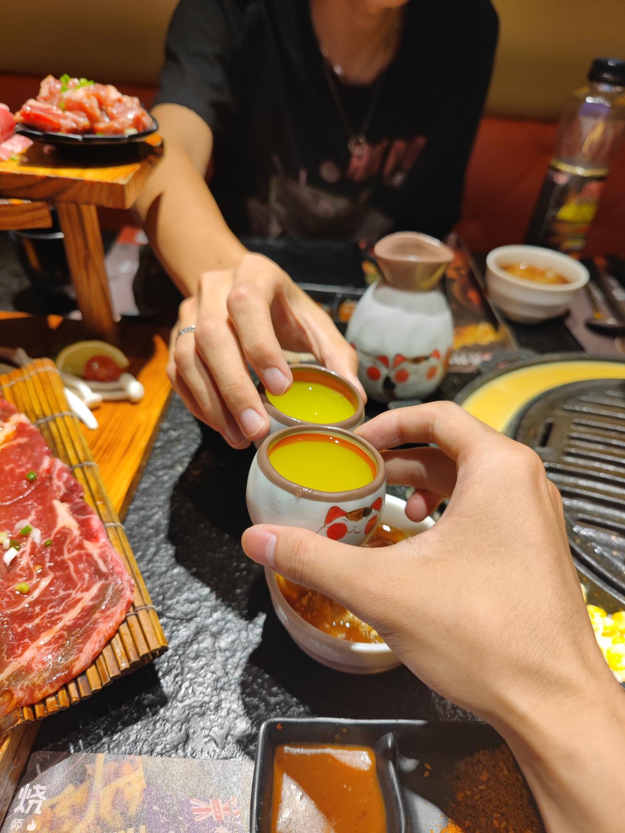 奔驰C级 奔驰c高配跟宝马三系高配大家觉得选哪个好