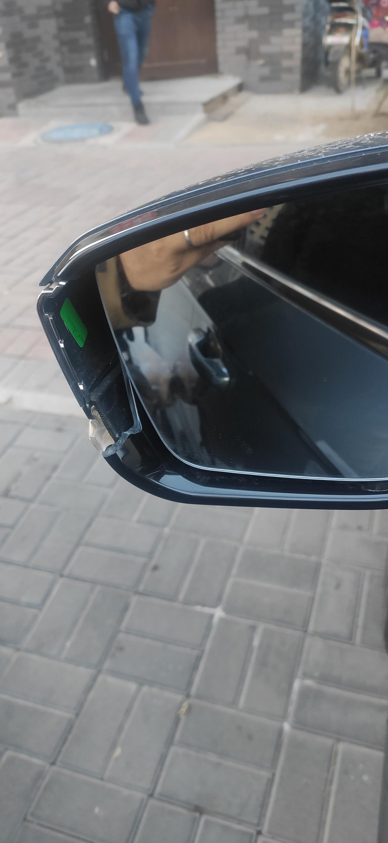 吉利星瑞 后视镜在墙上刮了一下，灯和折叠，调节都没问题，是去汽配城修还是去4s店修更好？