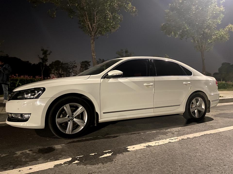 各位圈友，我大众15年帕萨特御尊版1.8T自动挡，一档换二档明显顿挫感，车身会卡顿，这是怎么了？你们有没有类似的情况？