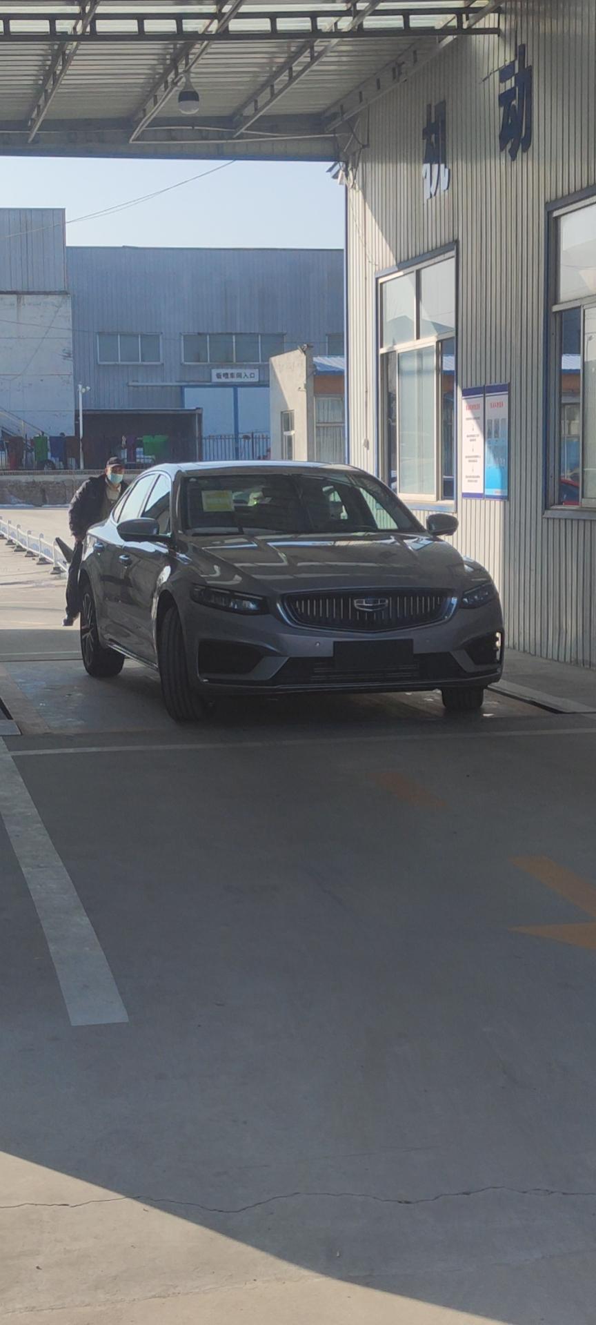 星瑞尊贵版在高速上开启车道偏离辅助和自动驾驶模式经过桥面时车身发生左右偏离30公分左右，当时定速120，吓得后面的汽车直