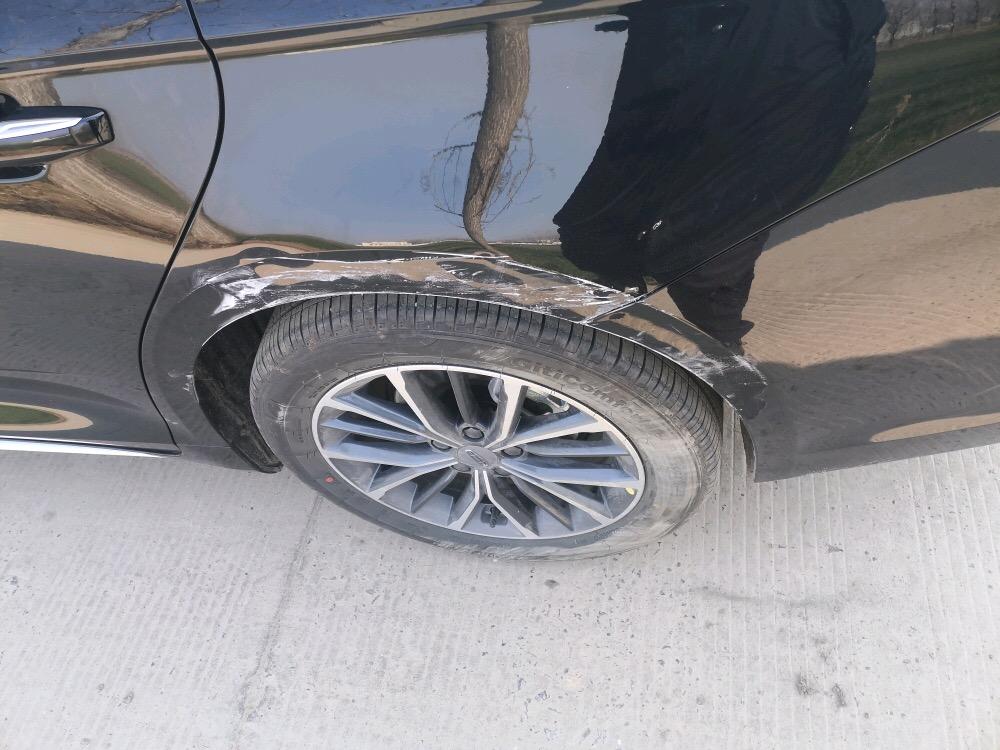 吉利星瑞 路面会车剐蹭了，对方全责，后面怎么定损和维修啊 找什么单位，速腾前轮眉都变形了 我的就一点坑洼还有他的车漆