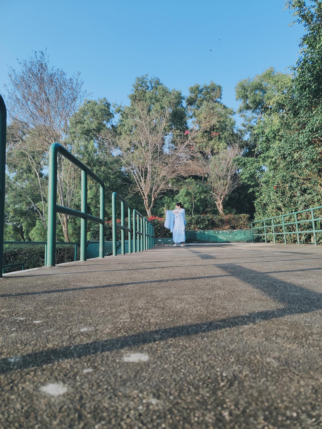 吉利星瑞 想买尊贵，深圳这边便宜，还是怀化，首付十万的样子