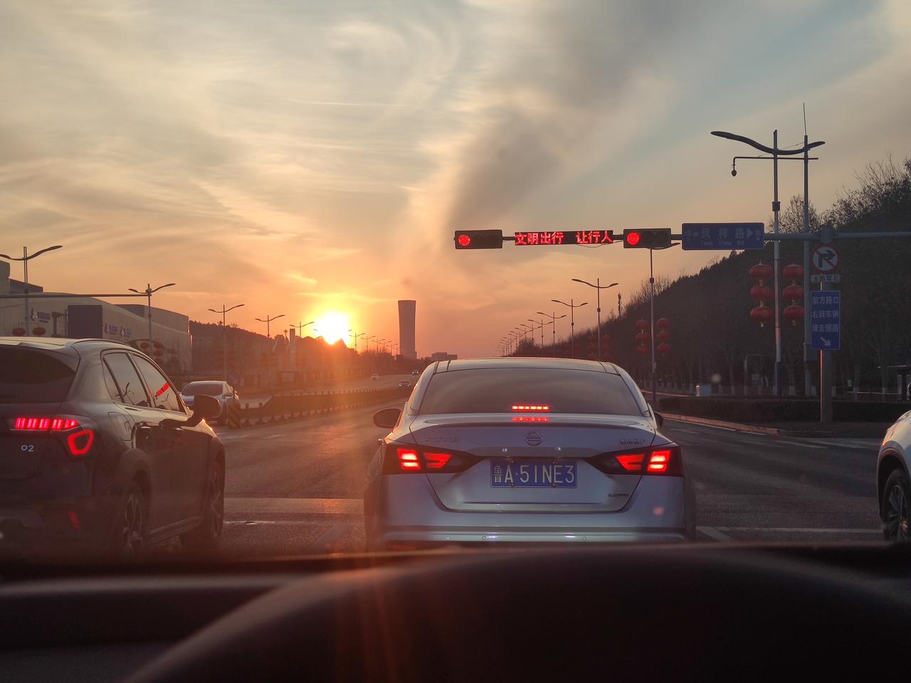 你们星瑞怠速的时候抖动明显嘛，我这3500公里停车怠速的时候明显能感觉出抖动。