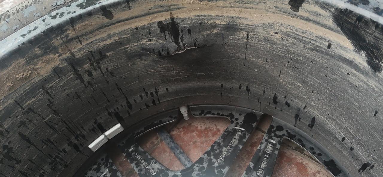 奔驰C级 星耀版的轮毂 什么价格？ 今天压了个石头 把轮毂干报废了