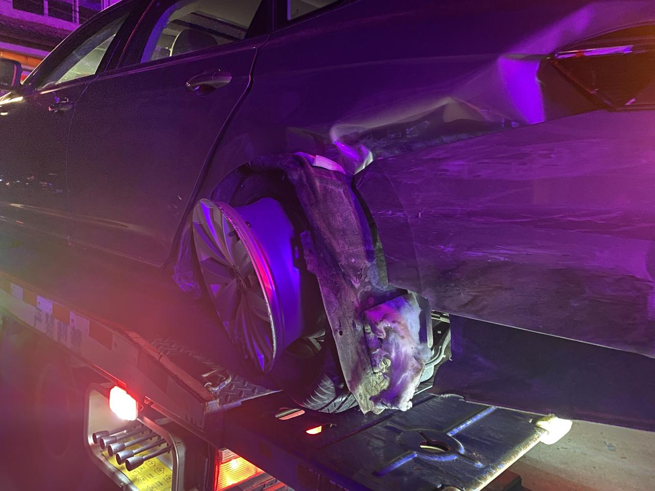 19款帕萨特被追尾有配件的情况下维修需要多久？