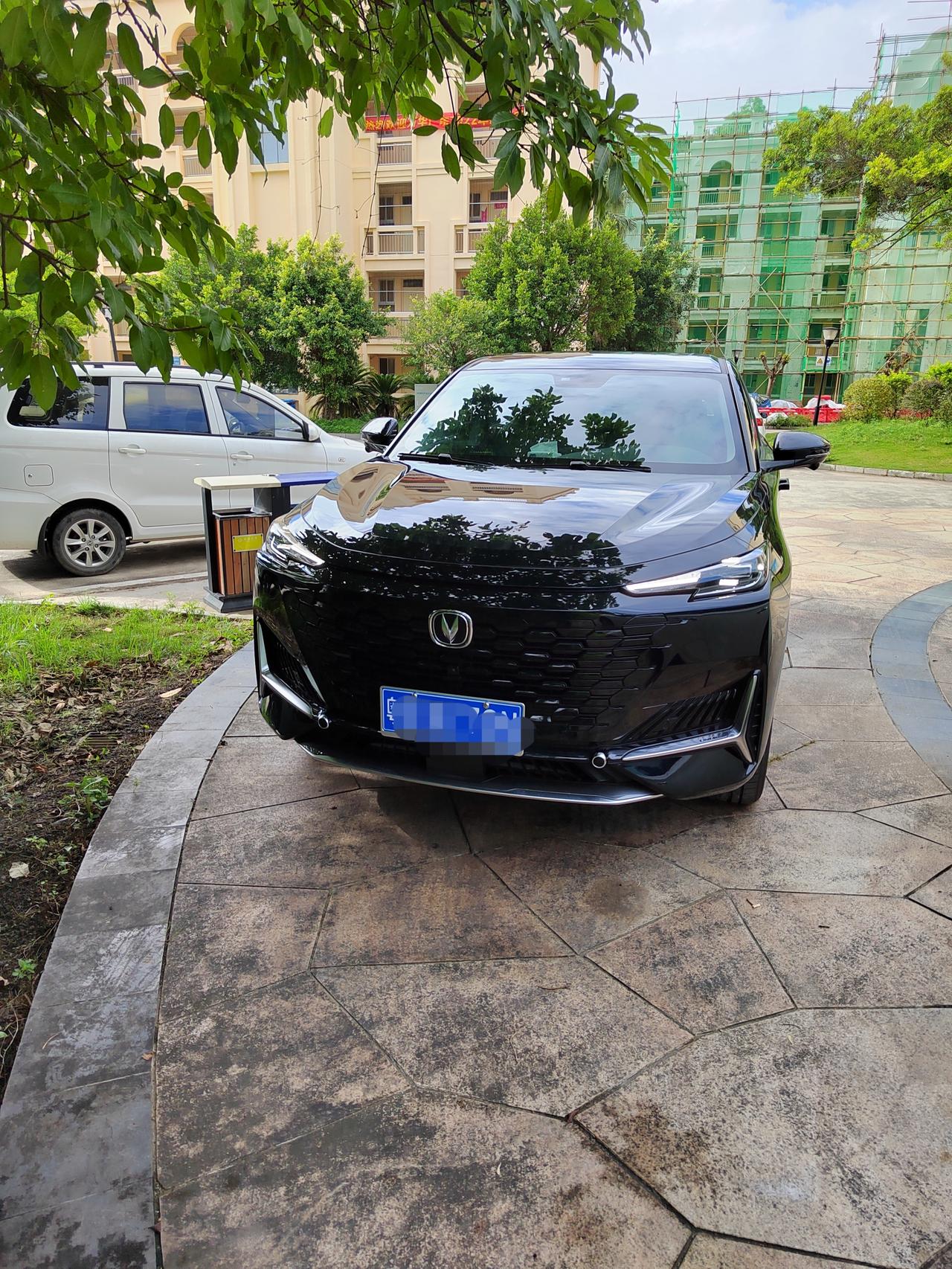 长安UNI-K 你们的车有没有这样的情况，跑高速有时给油迟顿几秒后一下串上来，还有低速40至50码左右有顿挫感，像开手动