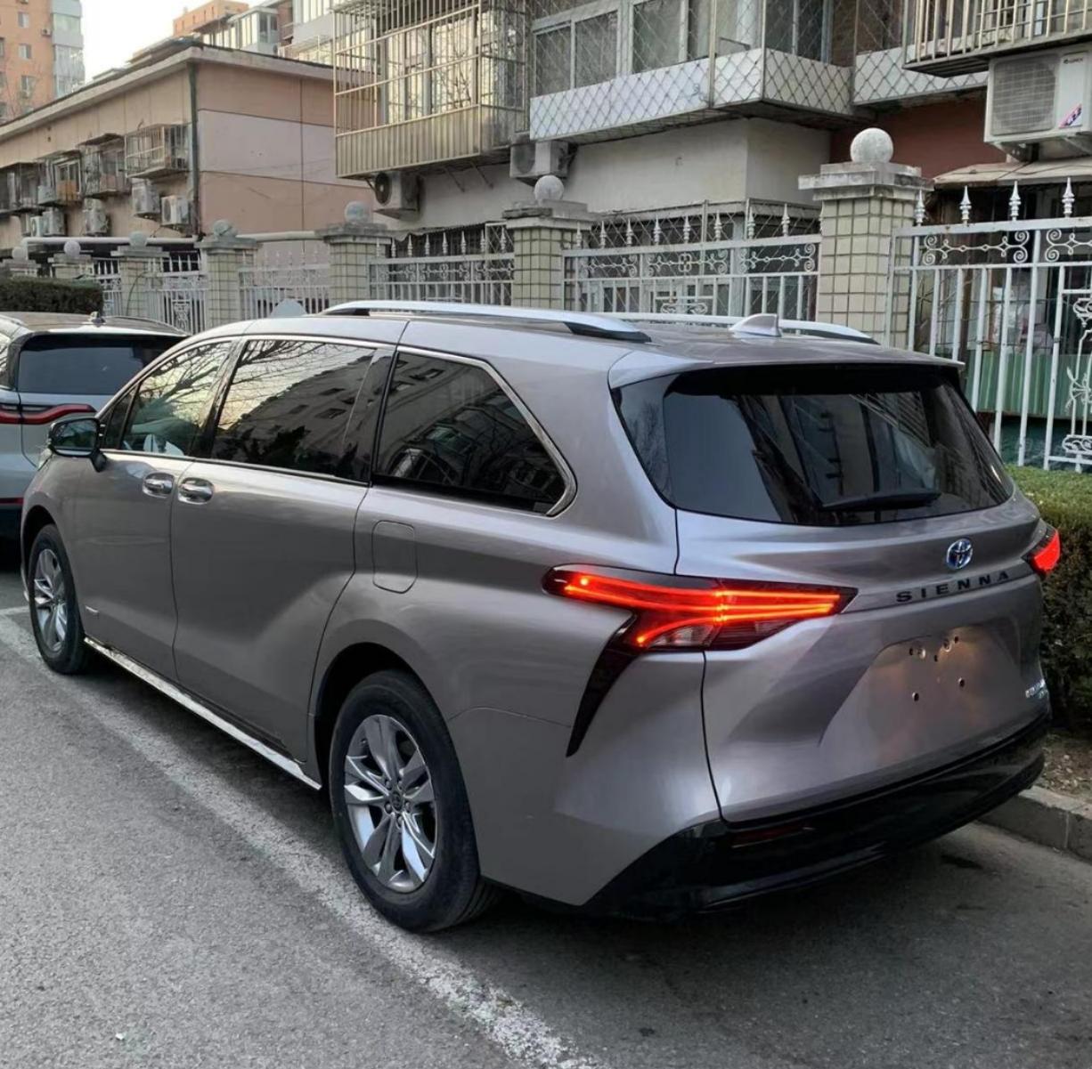 丰田赛那 35个能拿下吗？要等车多久呢？