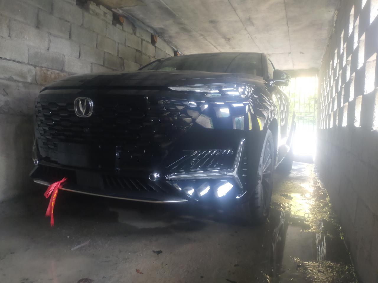 长安UNI-K 7.24提的车，生产日期7.4，两驱卓越版加流光套件，优惠6000，置换补贴7000直接在车价里减，裸车