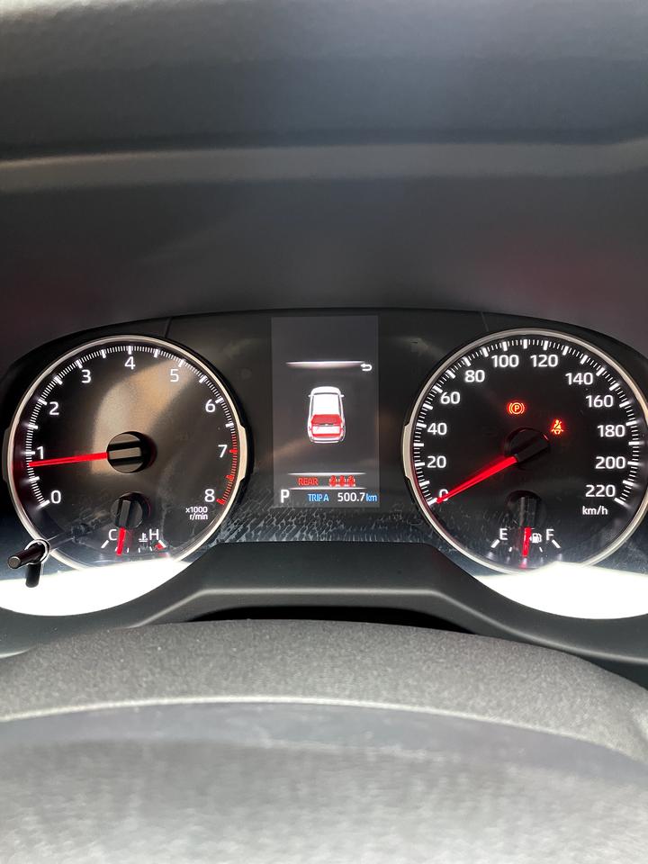 丰田威兰达 记录第一个500km，有没有车友感觉出场四轮定位没做好的，跑直线方向跑没摆正，稍微有一点偏差，方向盘感觉幅度
