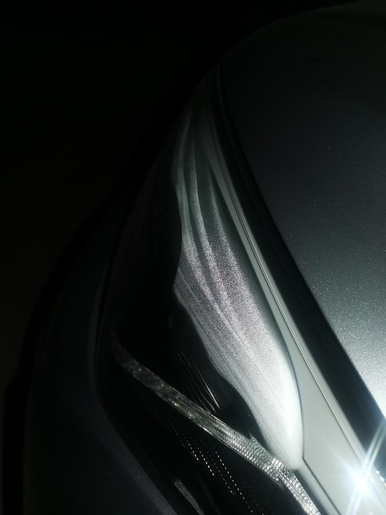 长安CS85 COUPE 长安85大灯有雾气，4s店换了两次了，还是不行，有什么办法解决？