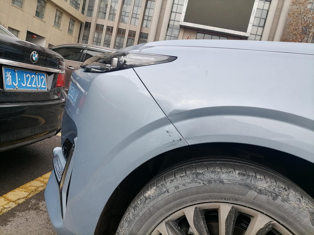 长安UNI-K 我得车昨天刮了，今天去做漆，不知道颜色做出来会一样不？碧空蓝得。
