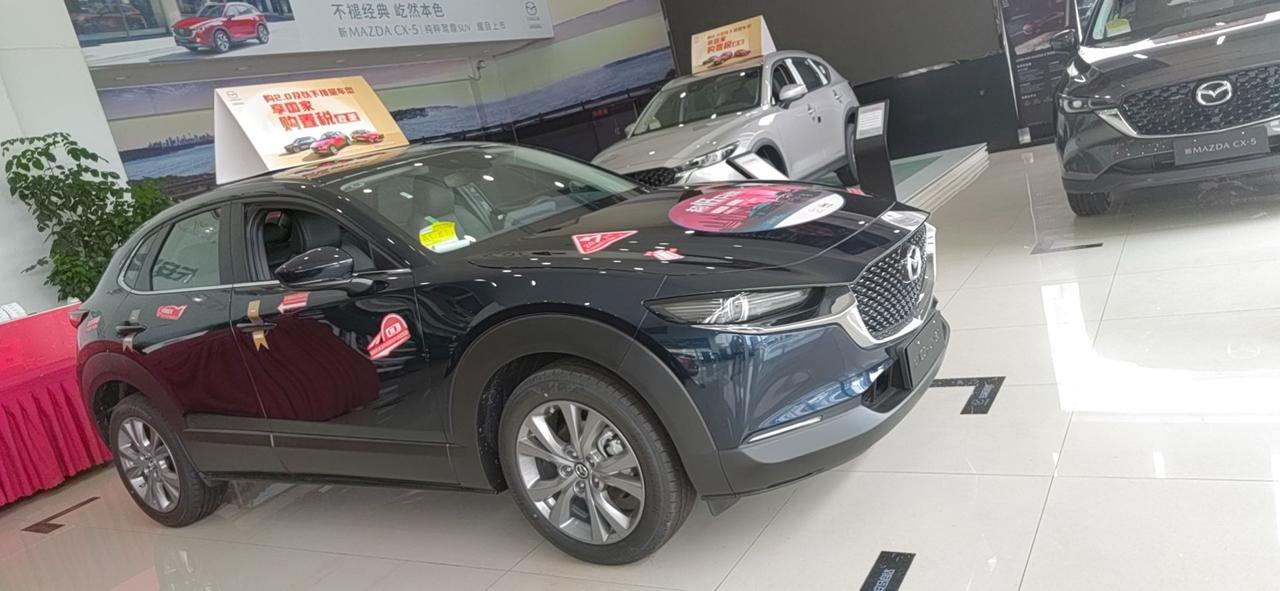 马自达CX-30 14.4落地雅悦蓝，送膜和脚垫。还有空间嘛这价格