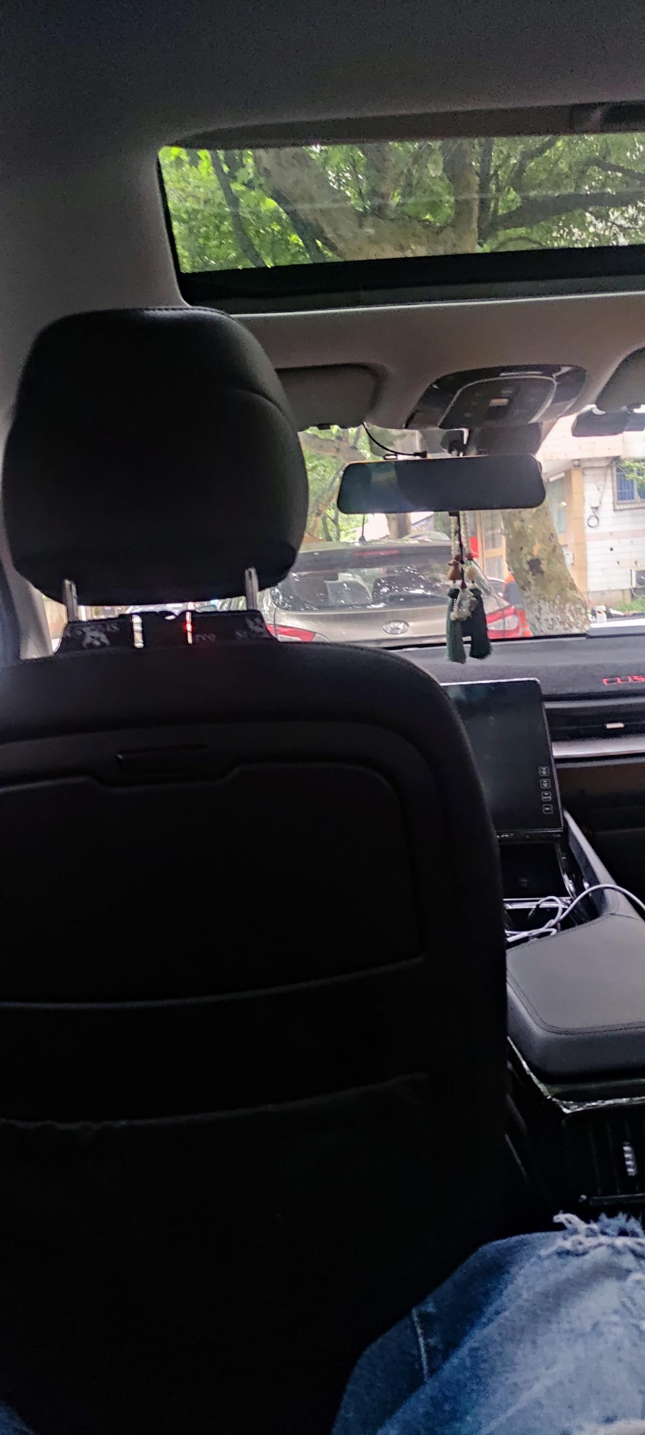 库斯途没有行车落锁吗，等红绿灯的时候车门还能开