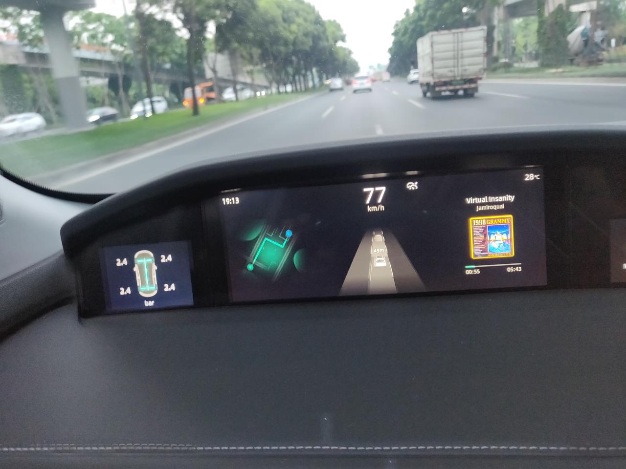 长安UNI-K 四驱版，四驱模式为auto，时速都70km了，之前据说40km以上就变两驱了怎么回事啊？我后面跑到100
