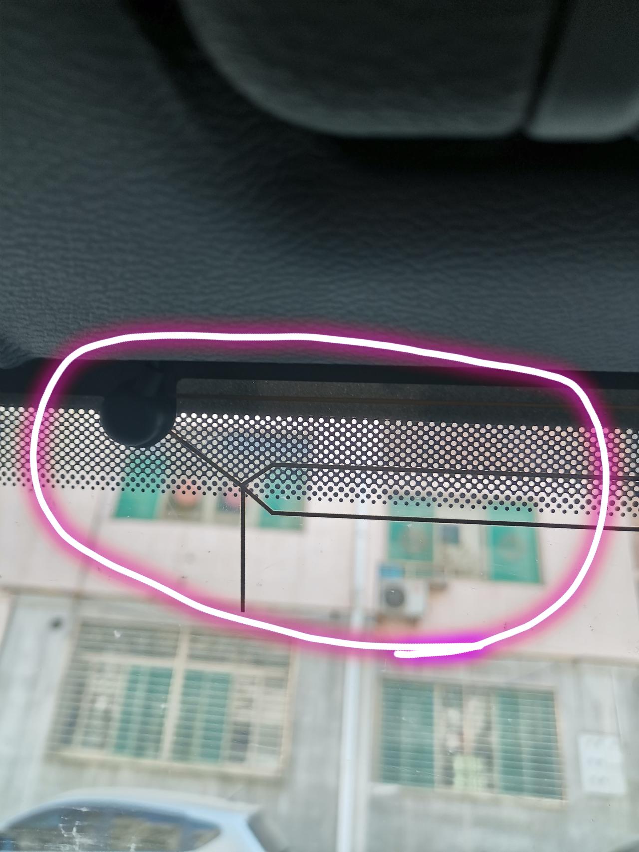 Jeep牧马人 画圈的是除霜功能吗 为啥冬天前挡有雪 开启除霜后只吹热风铜丝不加热呢 有知道的哥们赐教
