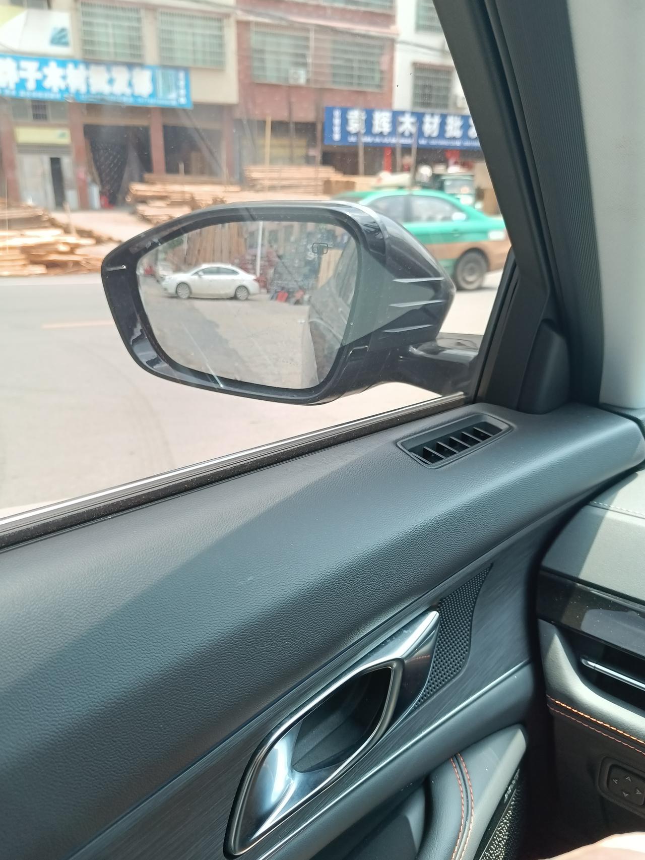 长安UNI-K unik到车后视镜怎么自动下翻