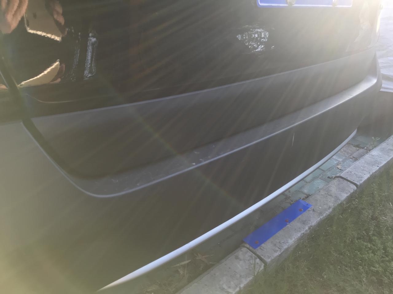 威兰达裙边为什么这样设计？1、后轮眉只有一半，另一半由后车门底框覆盖，导致后车门底部泥沙多。2、后备箱门底部是塑料条，为