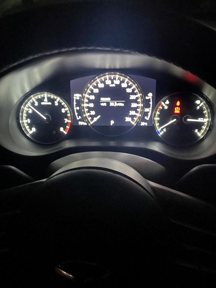 马自达CX-30 小白一个，车辆没启动只是按了电源，然后有个水龙头弹出来，然后启动发动机又没有了，你们的是这样吗