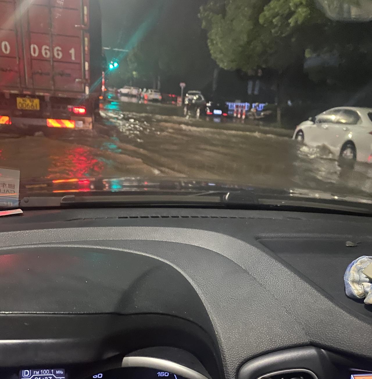 奇瑞瑞虎8 各位大佬来指教 我老奇瑞车主 旧车置换虎8 2.0 逐风能多少落地 销售给我说 13.5 想看看大佬们意见 