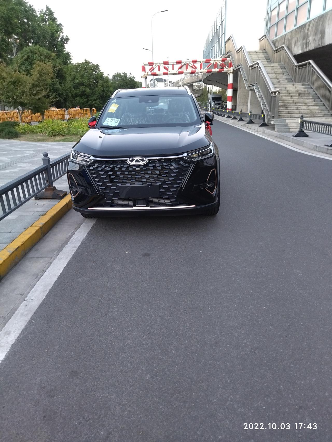奇瑞瑞虎8 PRO 虎8pro1.6浩瀚五座行车记录仪储存卡，厂家不配的吗，还是要自己买的？