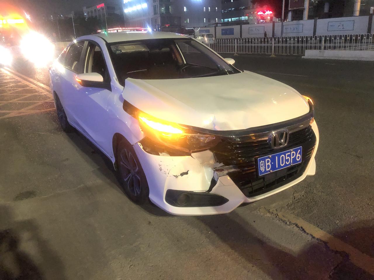 大佬们， 租的车， 十万块的1.0t 本田凌派，这个维修大概多少钱？ 我怕租车公司乱要价，希望解答 谢谢各位大佬