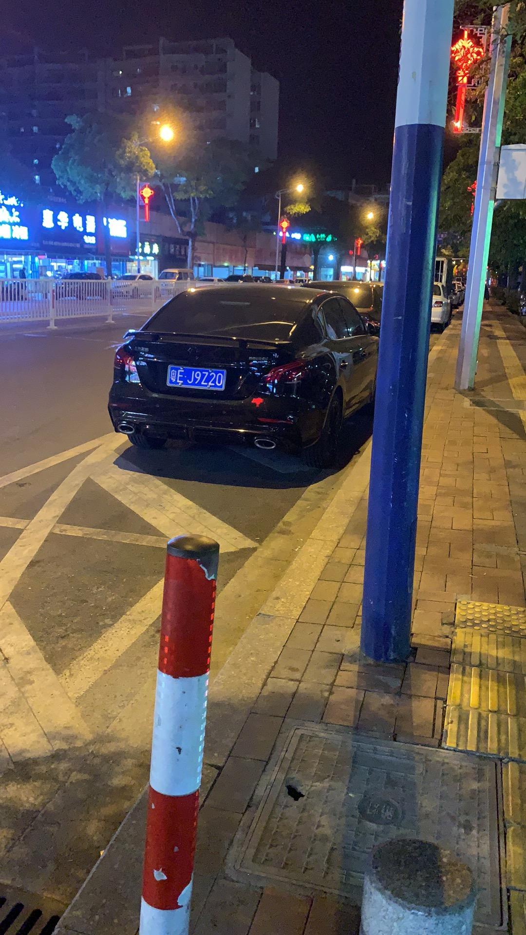 名爵6 名爵车主们有没有把车自带的尾翼取下来的  有痕迹吗？取下来需要去车管所备案吗？？